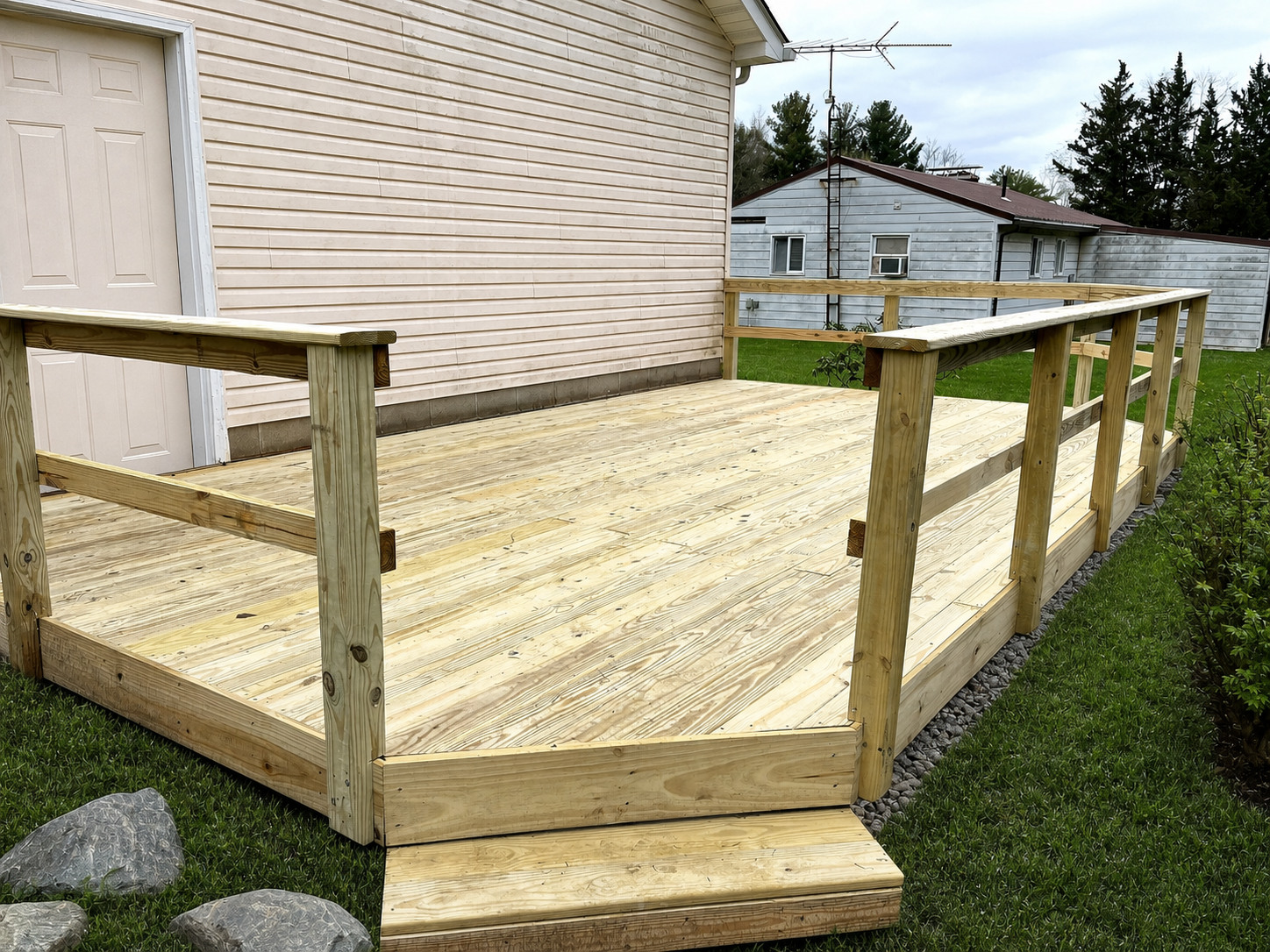 Ground-Level Gathering Deck, completed project photo 1