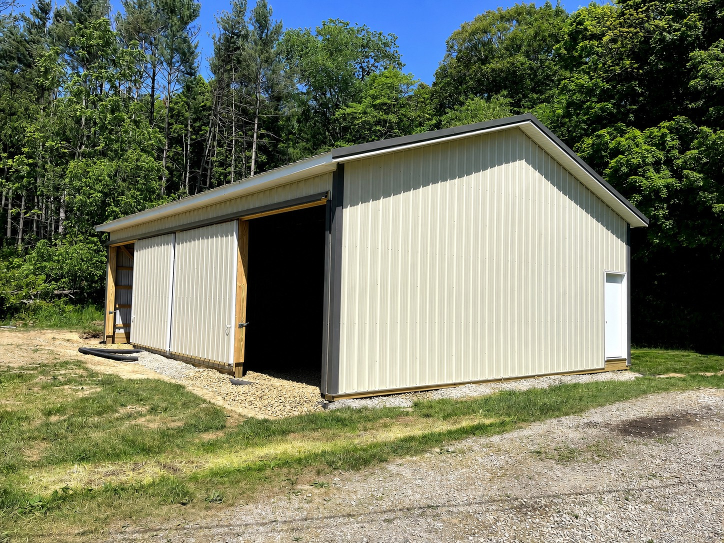 Custom Metal Barn, completed project photo 2